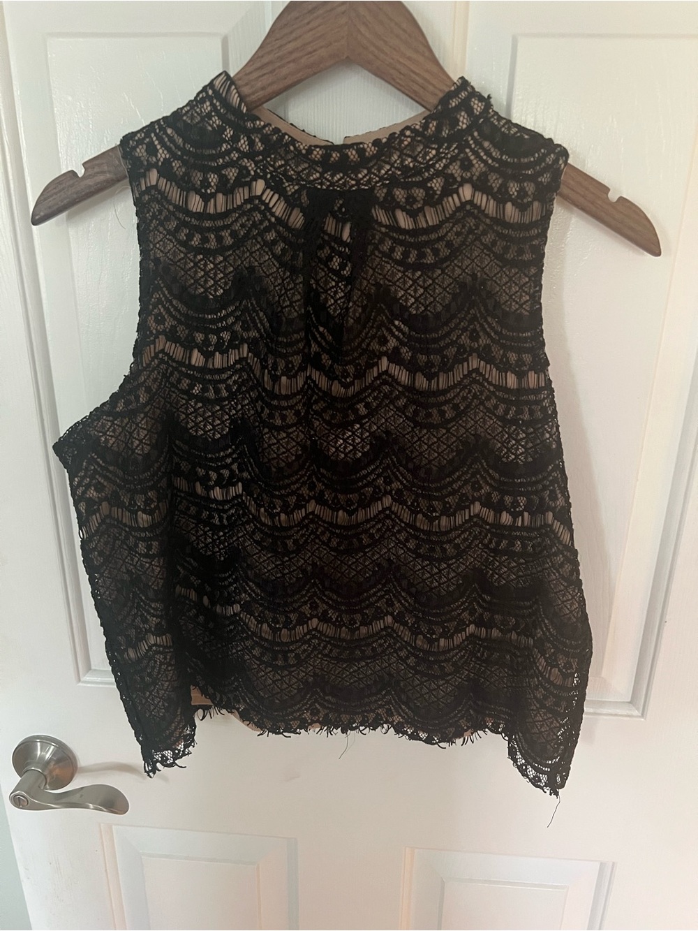 Haute Monde Black Lace Sleeveless Halter Blouse. Size Large.